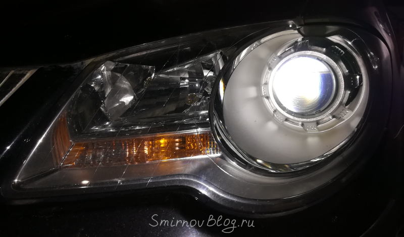 Передняя фара VW Touran 1T2 Передняя фара VW Touran 1T2