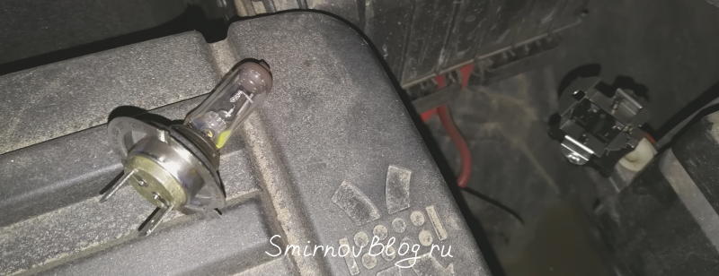 Замена лампы ближнего света на VW Touran 1T2 Замена лампы ближнего света на VW Touran 1T2