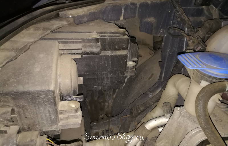 Замена лампы ближнего света на VW Touran 1T2 Замена лампы ближнего света на VW Touran 1T2