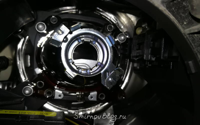 Замена лампы ближнего света на VW Touran 1T2 Замена лампы ближнего света на VW Touran 1T2