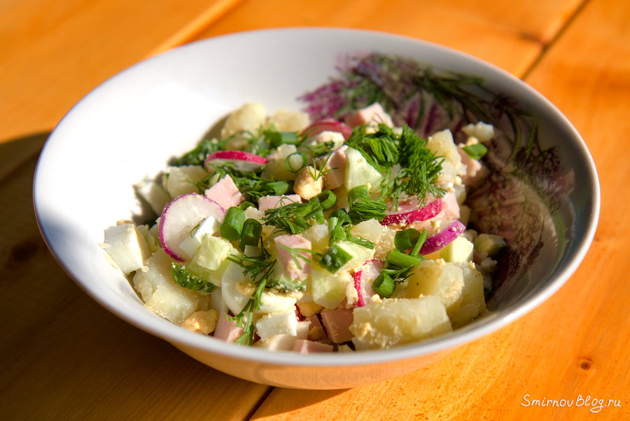 Вкусная окрошка на квасе с колбасой