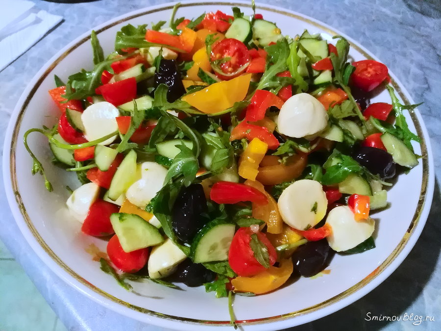 Простой и вкусный салат на ужин Простой и вкусный салат на ужин