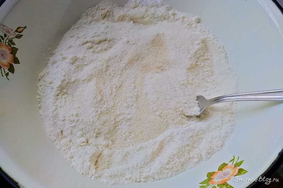 Яблочная шарлотка с манкой