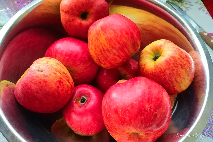 Яблочная шарлотка с манкой