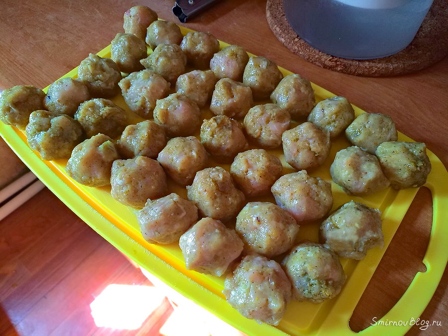 Вкусный суп с фрикадельками и вермишелью