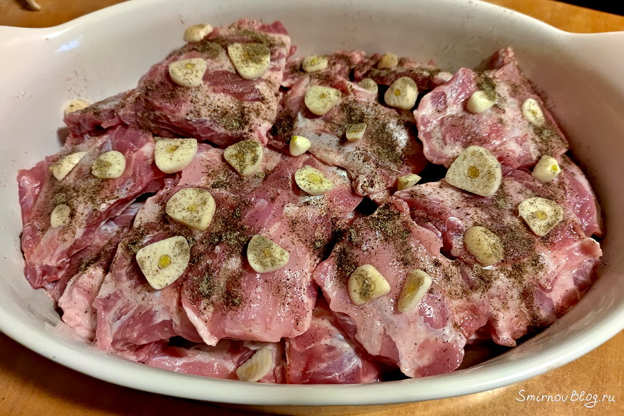 Свиные ребрышки в духовке - простой пошаговый рецепт