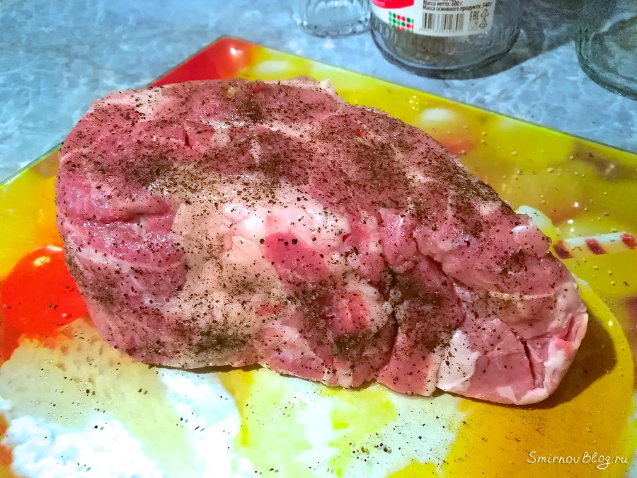 Запечённая в духовке свиная шейка