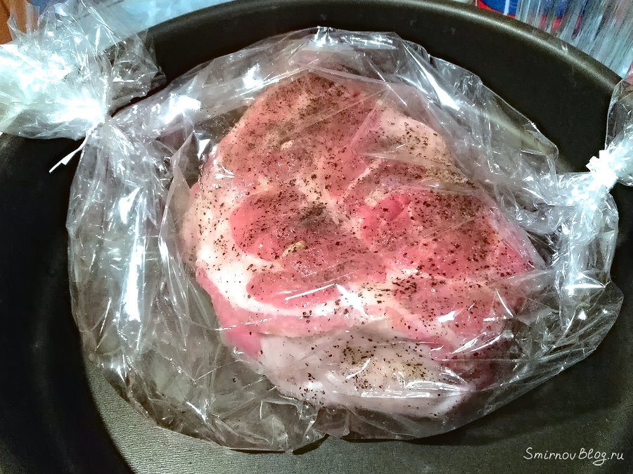 Запечённая в духовке свиная шейка