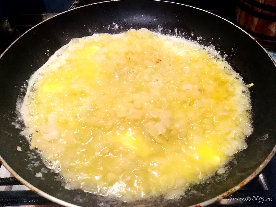 Рецепт жульена на сковороде со сметаной